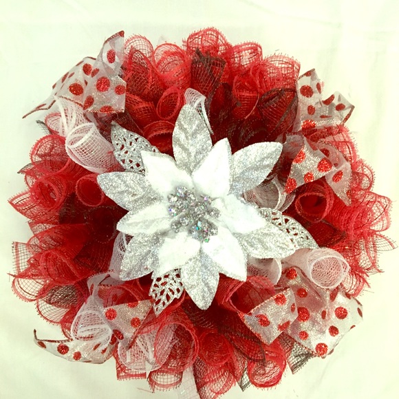 Red dots wreath - Picture 1 of 5